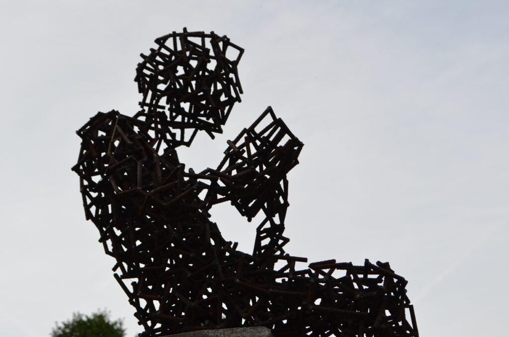 08 - Amancio Gonzalez - Leyendo al rio, 2018